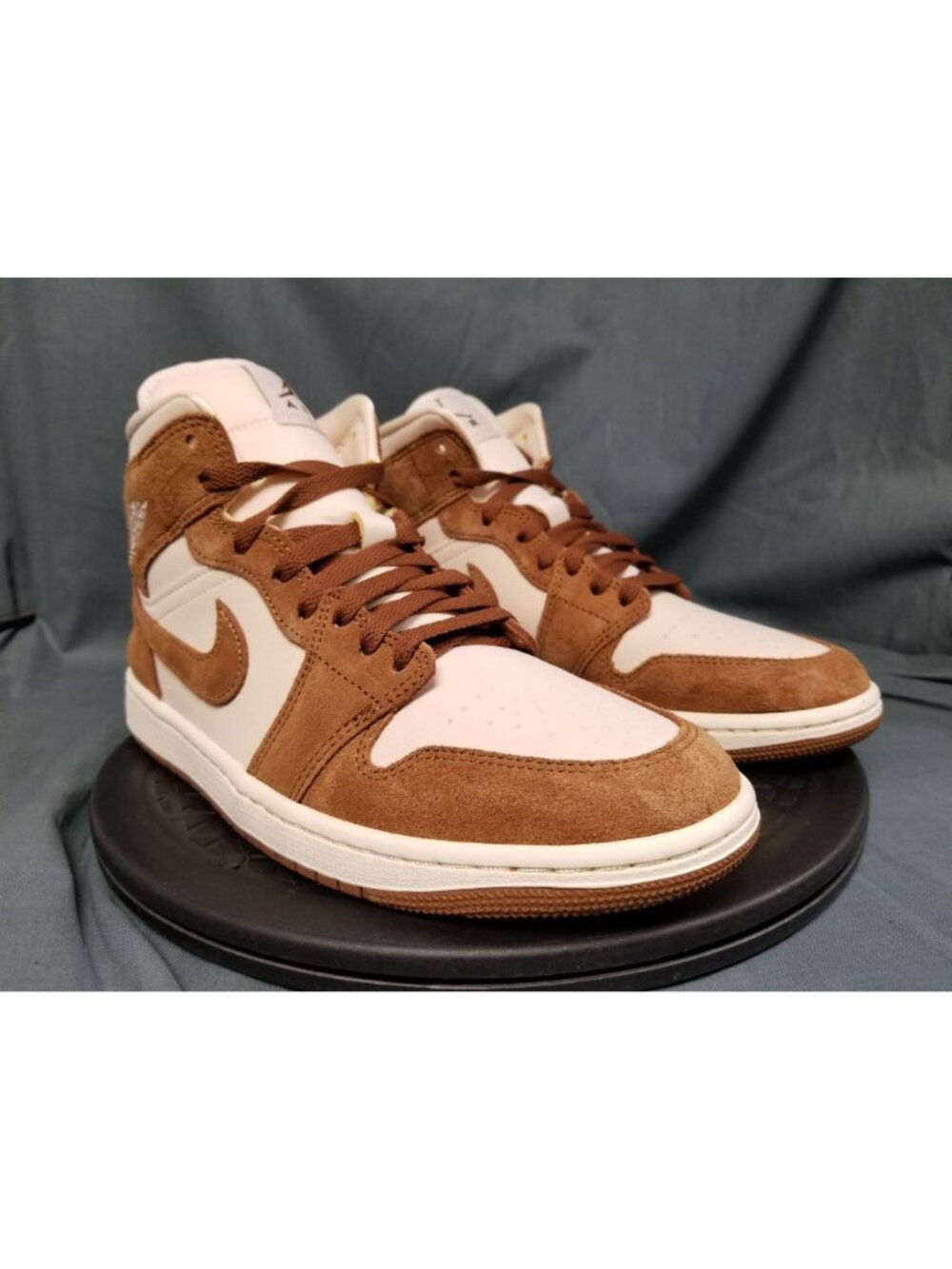 Jordan 1 Mid 'Light British Tan Chalk' BQ6472 203 Womens Size 9 NEW NO BOX! - Picture 10 of 11